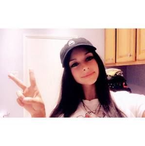 Meet your Posher, Сандра